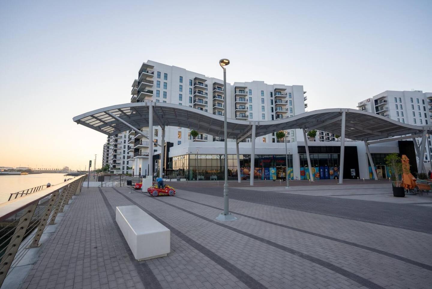 Apartment Glamorous 2bd Yas Island *
